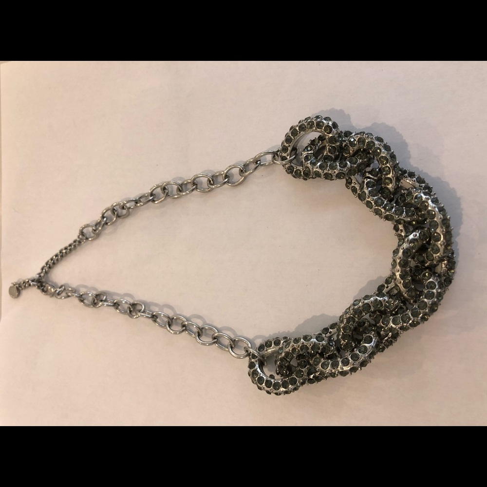 Chain necklace with stone details